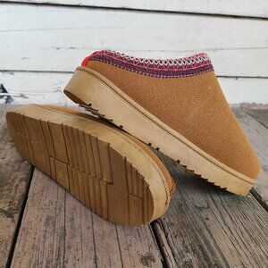 New Brown Slip-On Fur-Lined Boot Slippers with Red Trim - Cozy & Stylish